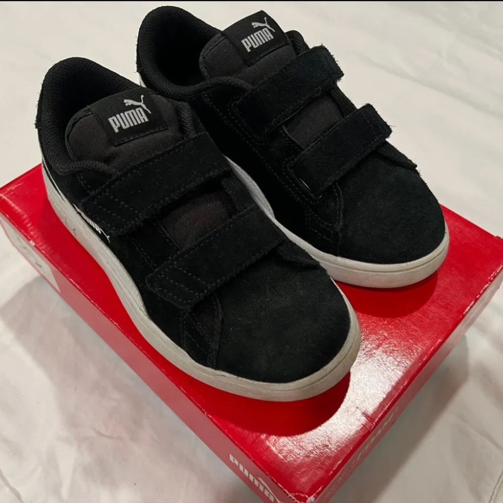PUMA Smash v2 Suede Kids Unisex Shoes Size 2.5 Black